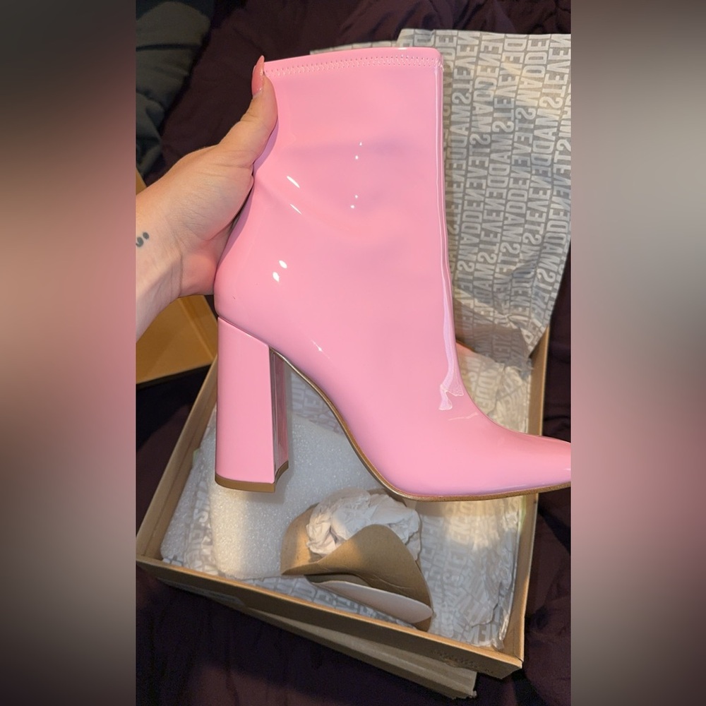 BRAND NEW Steve Madden Boots